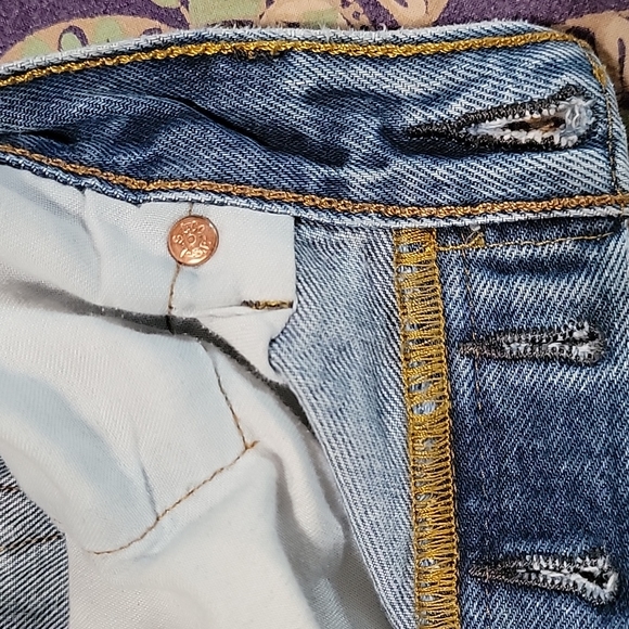 Levi's 501 Button Fly Jeans - Picture 6 of 8
